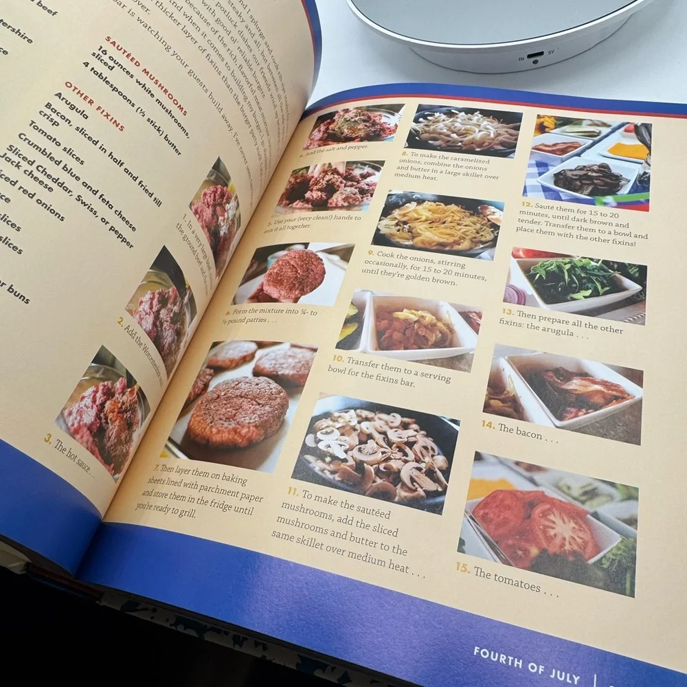 The Pioneer Woman Cooks: A Year of Holidays - Blue and Red Cover